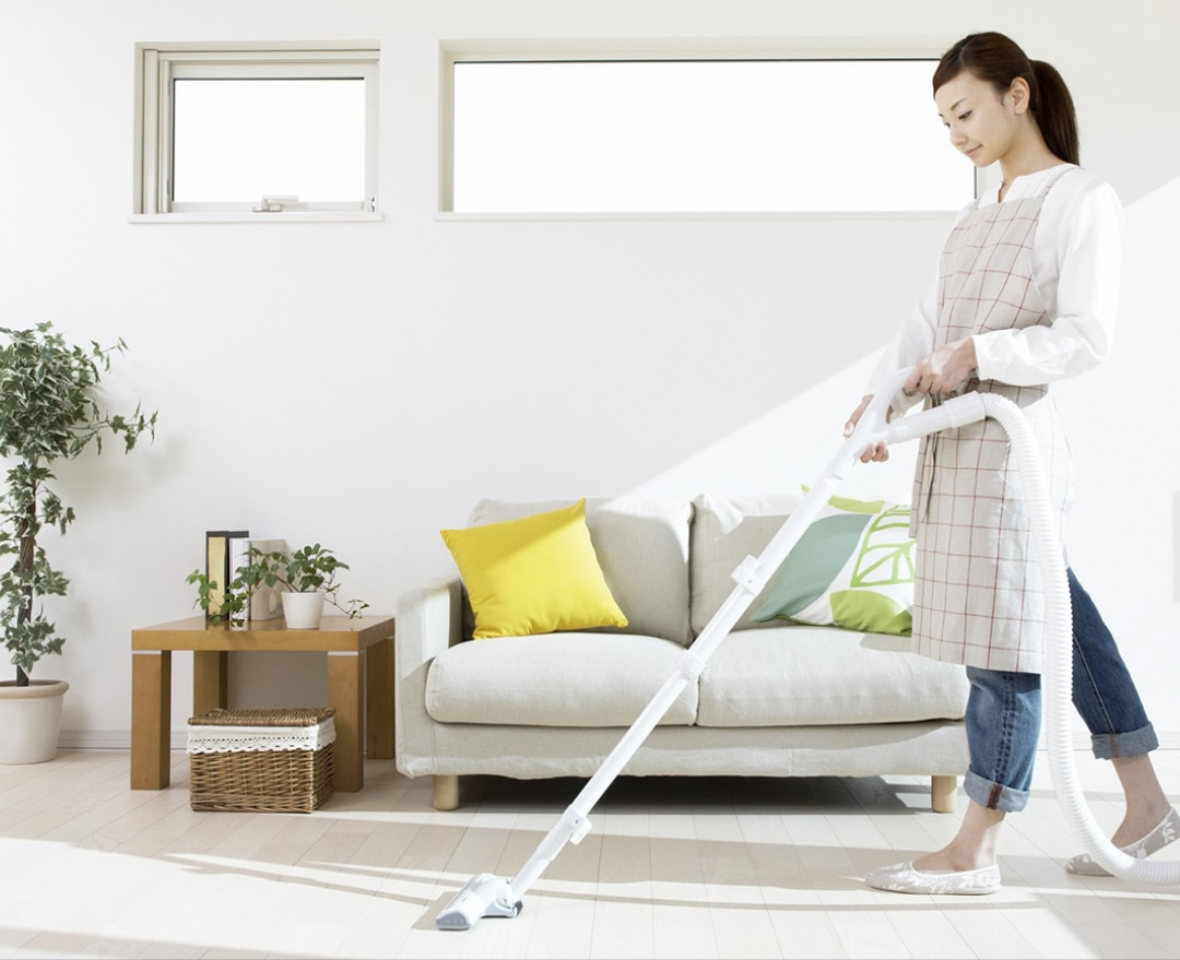 Trong thế giới bận rộn ngày nay, việc sở hữu một chiếc máy hút bụi cầm tay thực sự là một lựa chọn thông minh. Tuy nhiên, trước sự đa dạng trên thị trường máy hút bụi với nhiều loại khác nhau, việc tìm ra sản phẩm phù hợp không phải lúc nào cũng dễ dàng. Vì vậy, trong bài viết này, chúng ta sẽ cùng tìm hiểu để chọn lựa một chiếc máy hút bụi cầm tay hoàn hảo cho nhu cầu của mình.